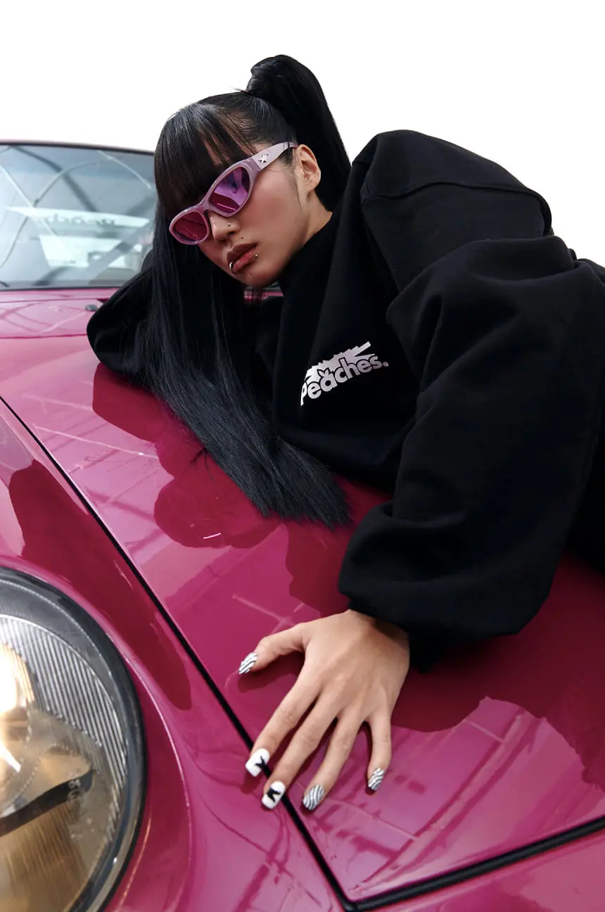 K-POP・アジア LE SSERAFIM x Peaches. LE SSERAFIM x Peaches Merch Returns Exclusively Via HYPE
